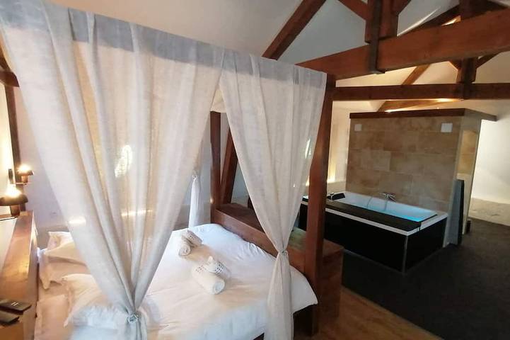 Très Grand Loft Sous Les Toits - Château La Vidalle in Vendres, Mediterranean Coast (France)