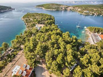 Camping pour 5 personnes, avec vue et jardin, animaux acceptés en Croatie