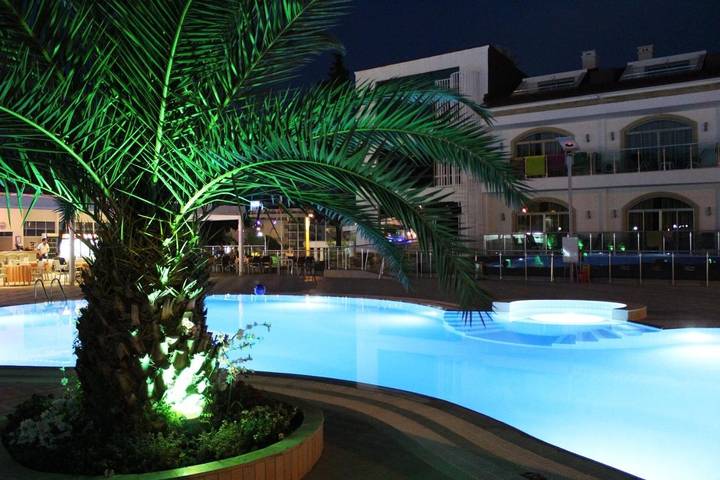 Hotel für 2 Personen, mit Balkon und Pool - 1