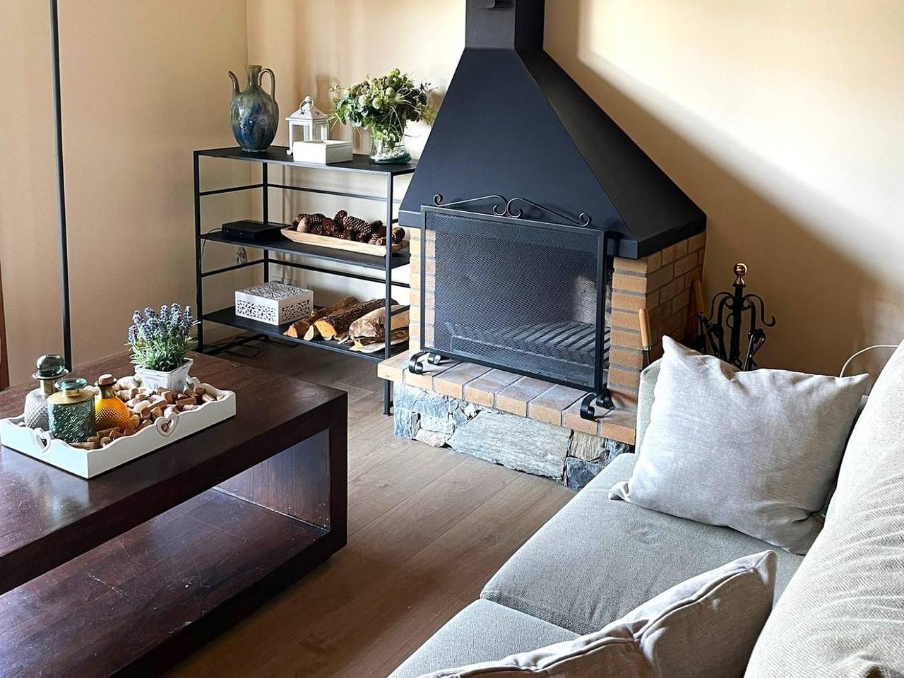 Apartamento vacacional entero, Planta Baja 2 hab. con Piscina, Pádel, Chimenea y Jardín Privado in Angoustrine-Villeneuve-des-Escaldes, Parque Natural Regional de los Pirineos Catalanes