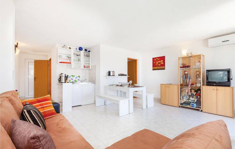 Ganze Ferienwohnung, Gemütliche 2-Zimmer-Wohnung in der Nähe der Küste von Klenovica und des Stadtzentrums in Klenovica, Primorje-Gorski Kotar