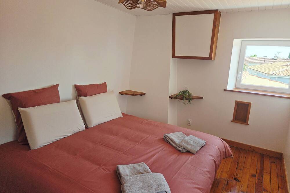 Maison La Ville en Bois jusqu’à 6 personnes à côté de la Loire à vélo. in Corsept, Vallée de la Loire