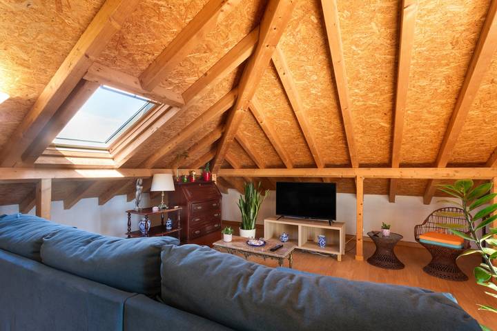 Entire apartment, 'Waves Inn' Surf, Beach & Relax. With Wi-Fi in Silveira, Lisbon District