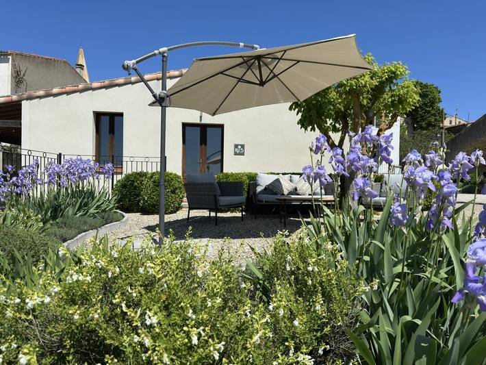 Gîte pour 4 personnes, avec balcon ainsi que jardin et piscine