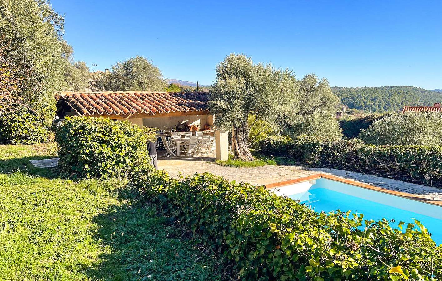 Moderno apartamento de 2 dormitorios con piscina y WiFi, cerca de Moondi's y La Camandre in Fayenza, Region de Draguignan