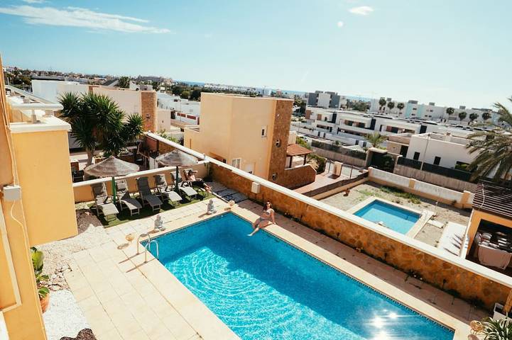 Villa for 10 people, with garden - 1