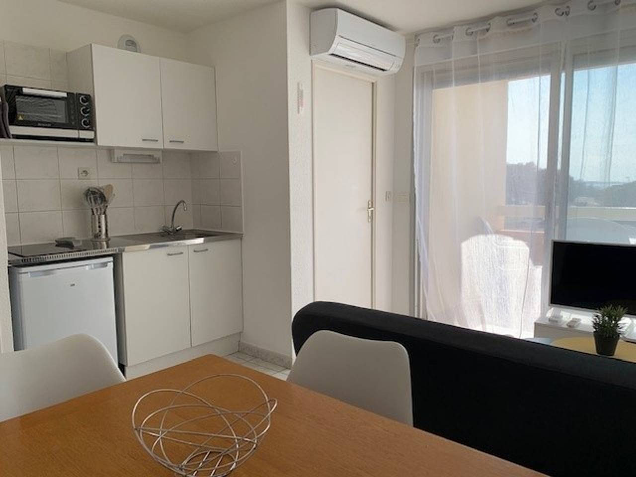 Appartement entier, Appartement climatisé à Balaruc-les-Bains avec balcon, parking et animaux admis in Balaruc-les-Bains, Côte d'Améthyste