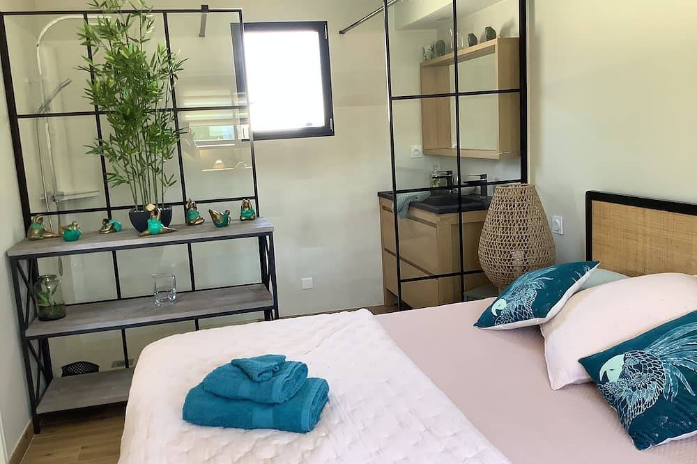 1 Bedroom Private vacation home in Saumane de vaucluse in Saumane-de-Vaucluse, Vaucluse