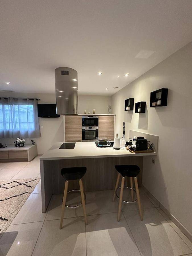 Appartement de vacances pour 2 personnes, avec vue ainsi que piscine et jardin