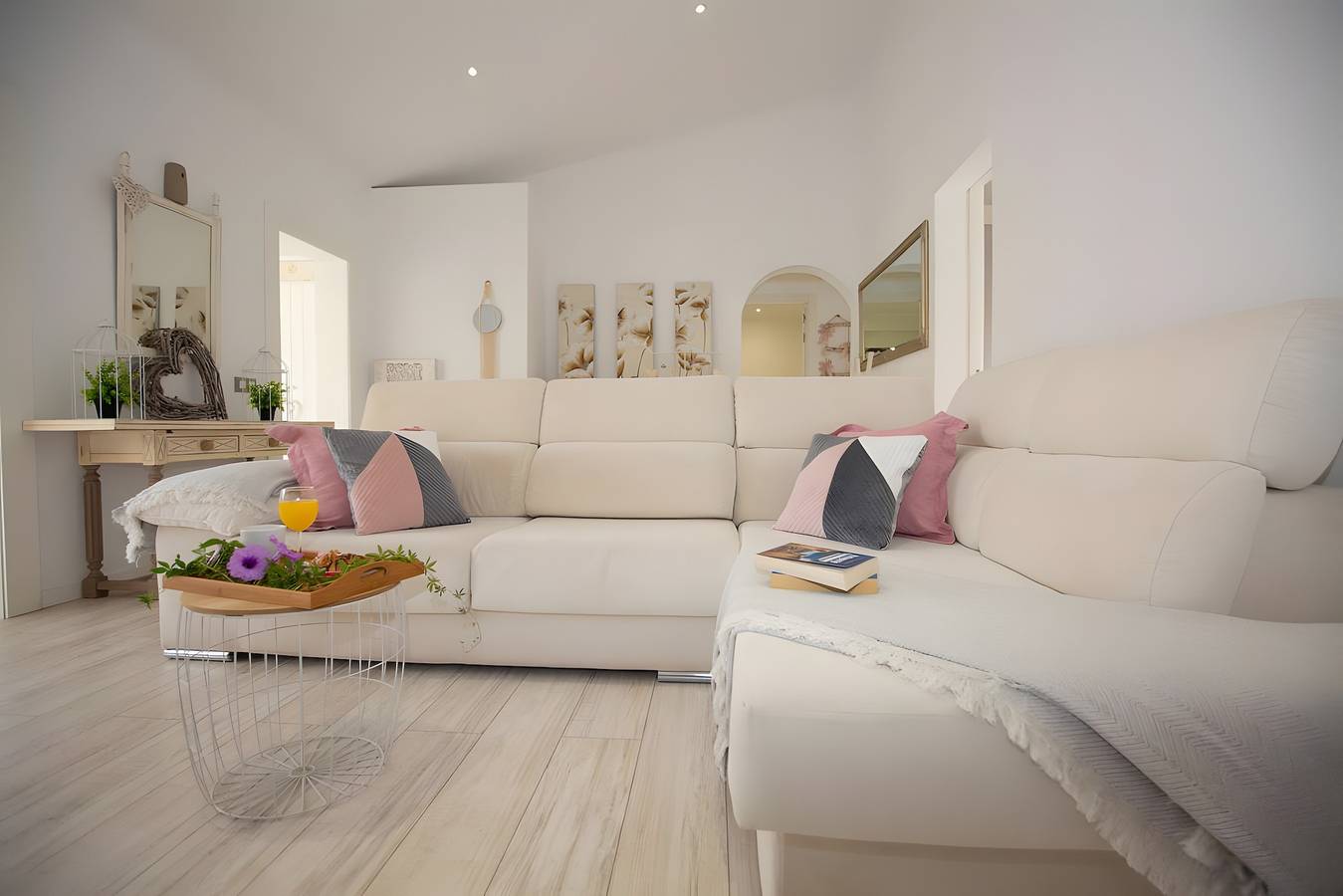 Villa 'Berna' with Private Pool, Wi-Fi, and Air Conditioning in Alcúdia, Coast of Mallorca
