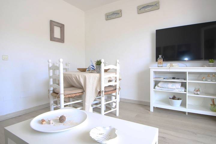 Ganze Wohnung, Apartment mit Terrassen, Patio, Parkplatz, Park, Garten und Pools in Son Parc, Es Mercadal
