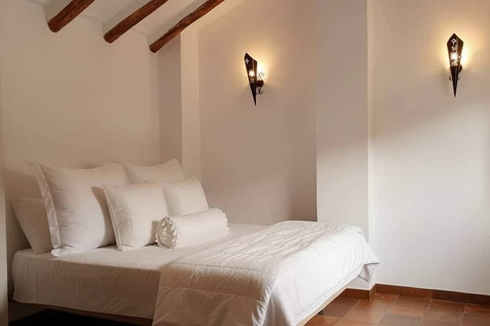 Andalusian Villa - Family Gatherings, Group Retreats & Nature Escapes in Iznájar, Sierras Subbéticas
