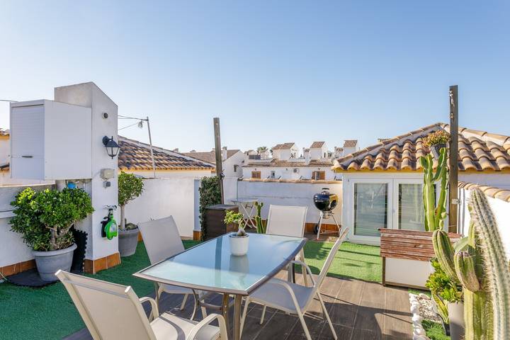 Apartamento para 4 personas, con jardín y piscina para niños en Gran Alacant