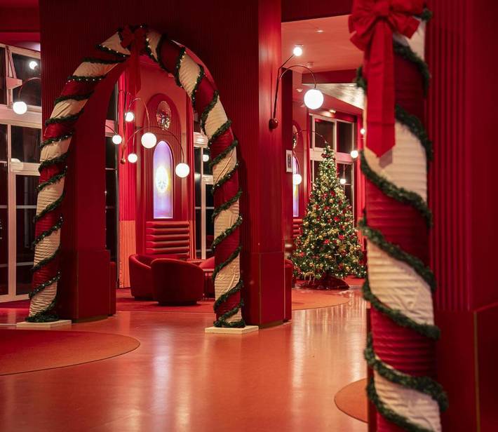 Hôtel pour 4 personnes, avec jardin ainsi que vue et piscine à Magny-le-Hongre - 2