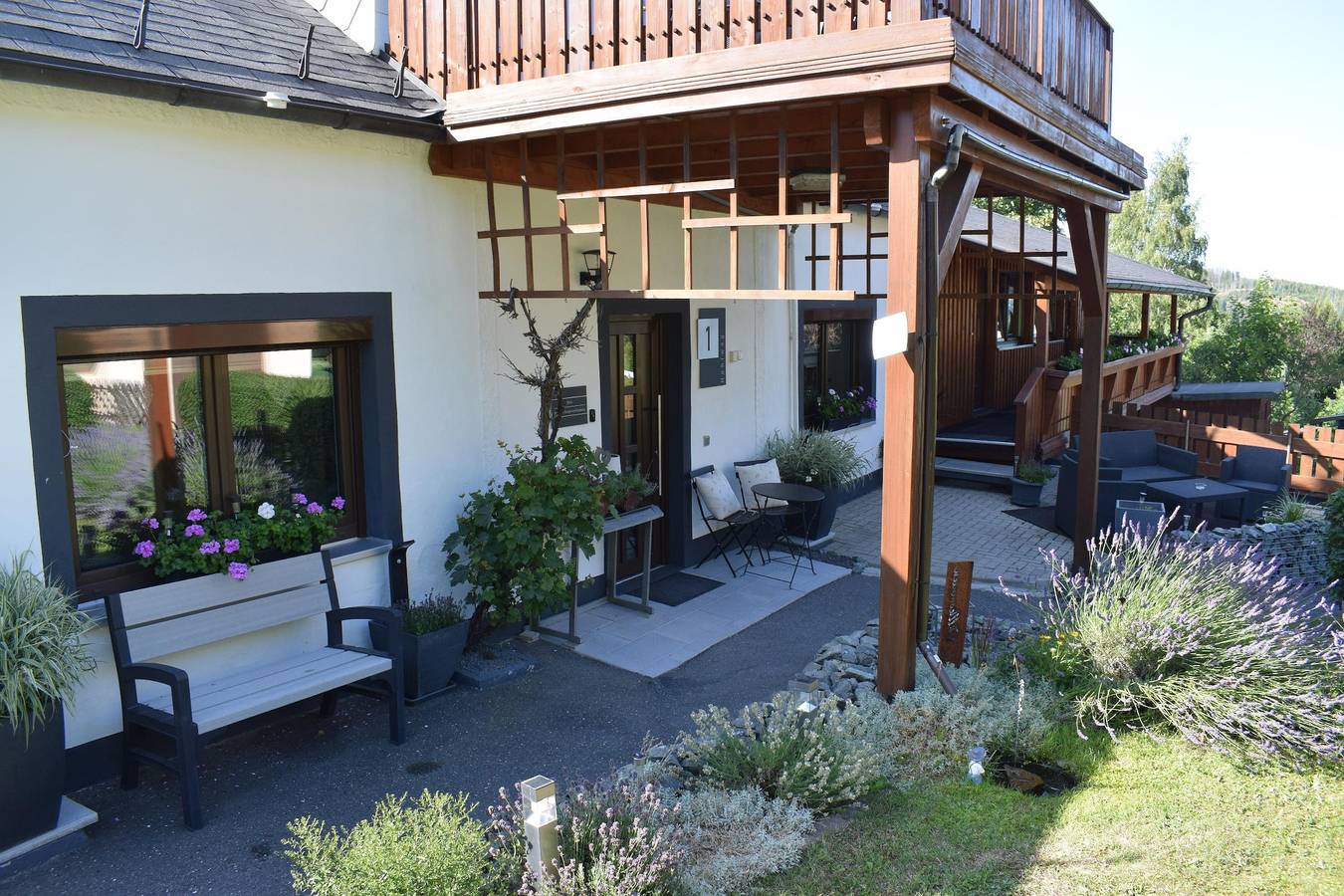Gästehaus am Burgberg - Appartement Birke (32qm) mit Dachterrasse und Wlan in Lichtenberg (Oberfranken), Landkreis Hof