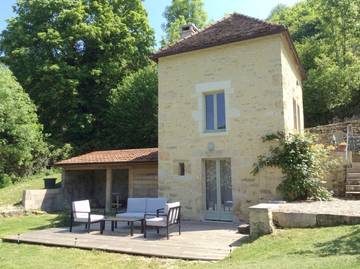 Gîte pour 4 personnes, avec sauna ainsi que vue et jardin, animaux acceptés à Flavigny-sur-Ozerain