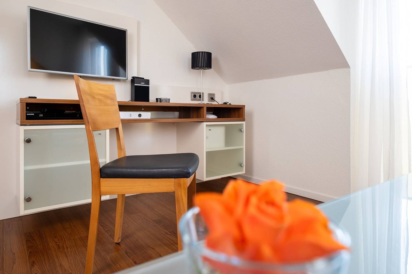 Ganze Wohnung, 5-Sterne Komfort-Ferienhaus Jümmers - 'Teetje', in erster Reihe, direkt am Nationalpark Wattenmeer  in Horumersiel, Wangerland