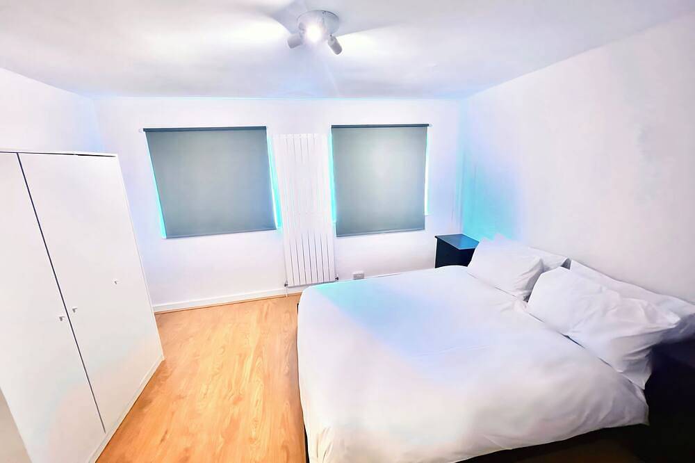 A 4-bed house, for families / groups seeking comfort. 45mins to central London. in Elstree and Borehamwood, Hertfordshire