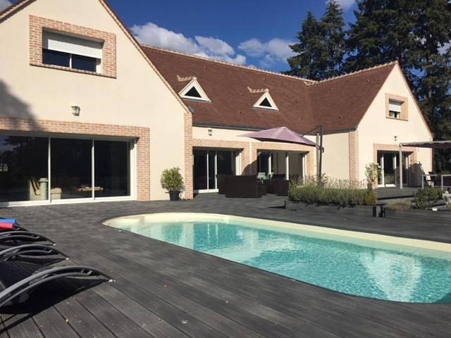 Location de vacances pour 10 personnes, avec Terrasse ainsi que Jardin et Piscine à Saint-Viâtre