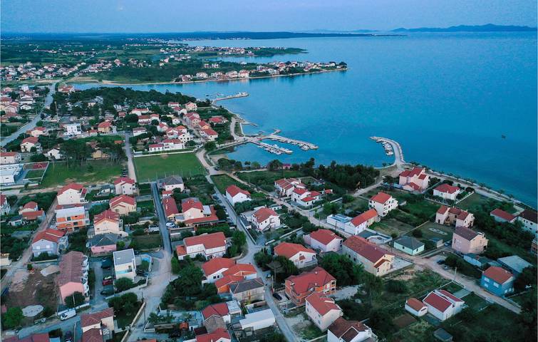 Ferienhaus für 3 Personen, mit Pool und Terrasse, mit Haustier in Privlaka