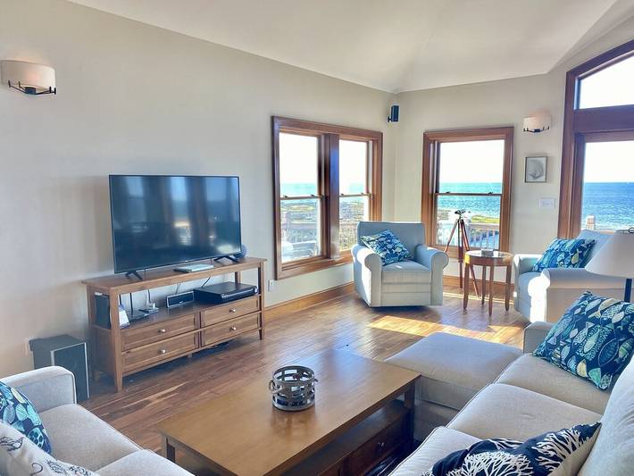 Vacation rental for 15 people, with yard and hot tub in Hatteras Island