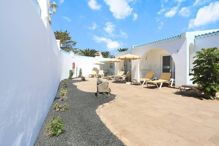 Bungalow für 2 Personen, mit Terrasse und Pool sowie Ausblick in Corralejo - 3