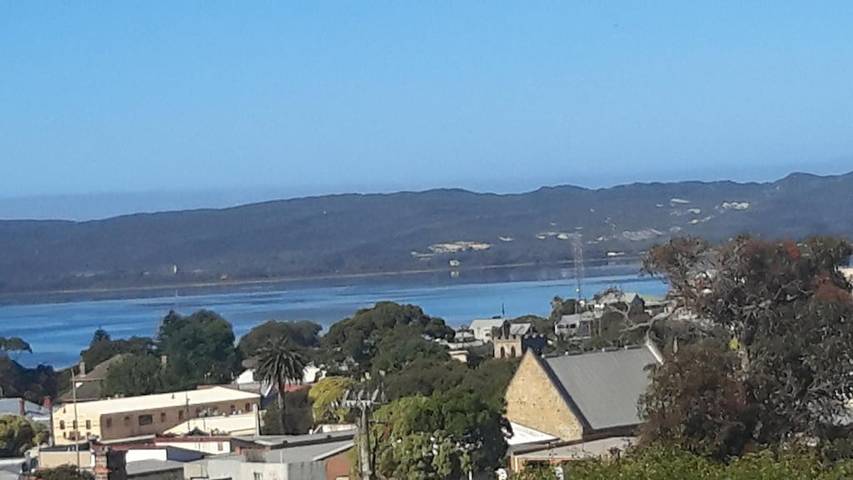 Holiday home for 10 people, with balcony and garden in Albany (Western Australia)
