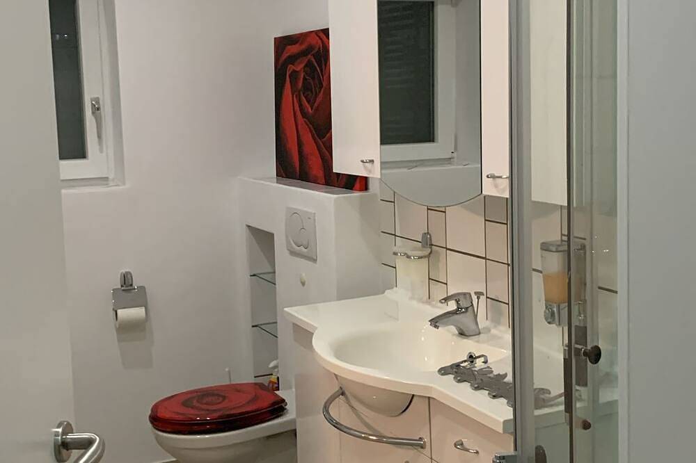 Ganze Wohnung, Außergewöhnliche romantische Ferienwohnung Sonnenschein Weinheim am Waidsee in Weinheim, Kurpfalz