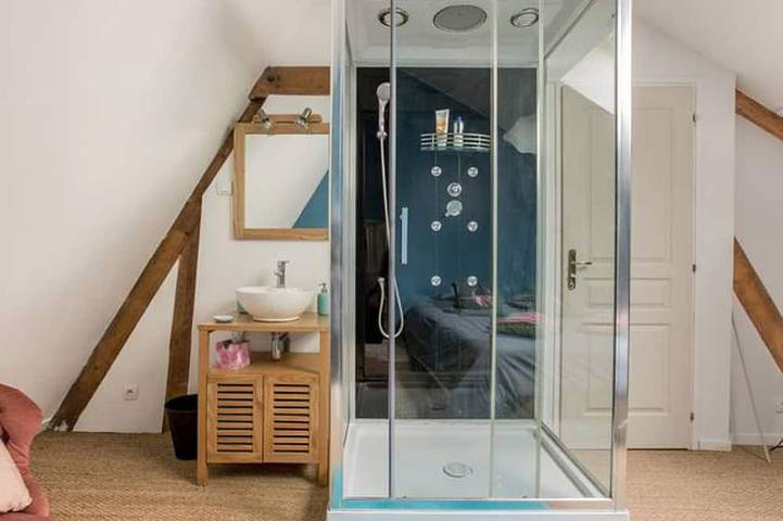 Gîte pour 5 personnes, avec terrasse à Croix (homonymie) - 4