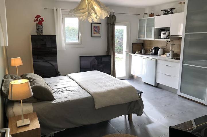 Location de vacances pour 8 personnes, avec jacuzzi et jardin à Éguilles - 2