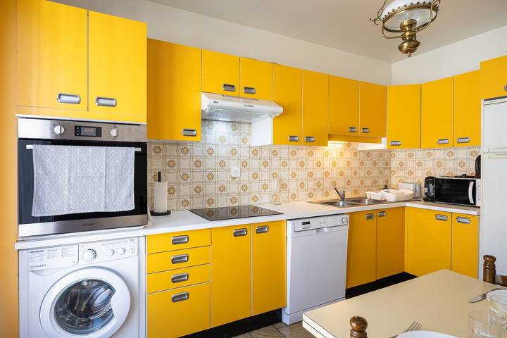 Hel lejlighed, Holiday Apartment "Gîte l' Odyssée" with Balcony & Wi-Fi in Espalion, Aveyron
