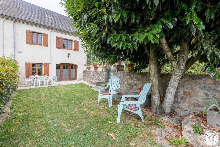 Gîte pour 5 personnes, avec Terrasse ainsi que Jardin et Vue