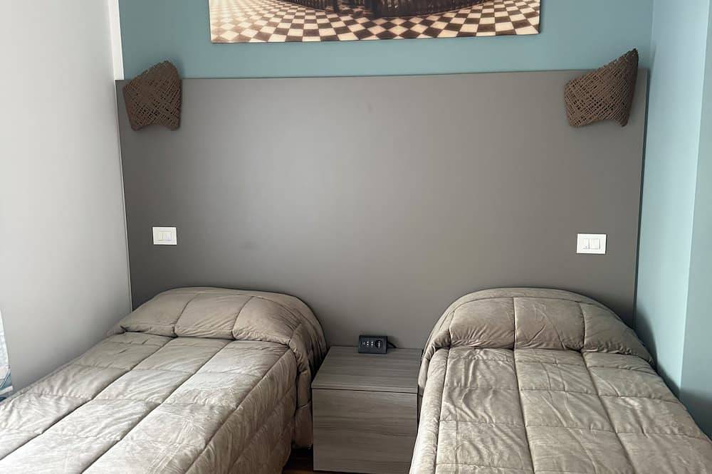 Residenceviagrande110 Rents Double Room With Private Bathroom in Livorno, Etruskische Küste