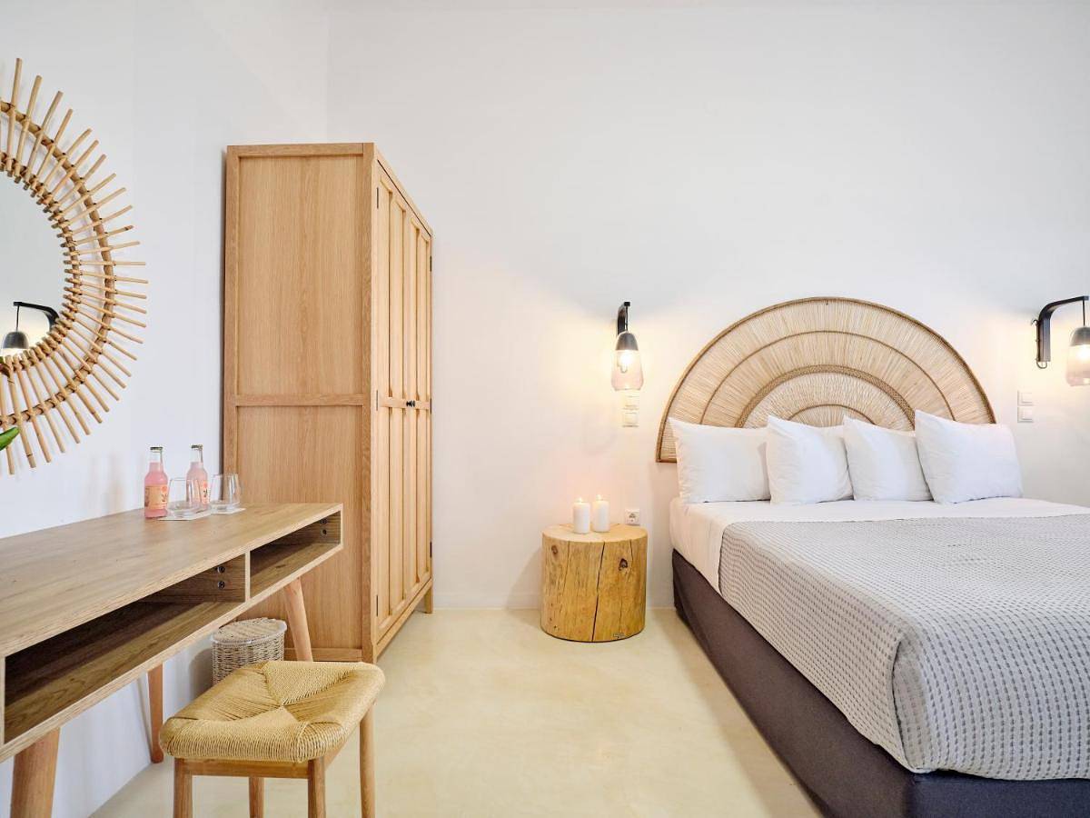 Double Room with Balcony and Sea View in Kímolos