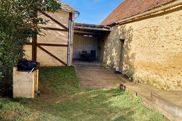 Location de vacances pour 8 personnes, avec jardin et piscine à Saint-Avit-de-Vialard