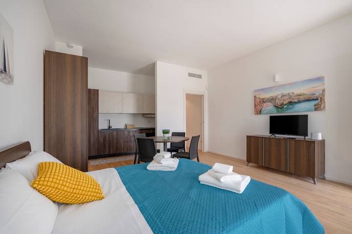 Entire apartment, Apartment 'Costa Del Sud' with Sea View, Wi-Fi and Air Conditioning in Torre Quetta, Bari