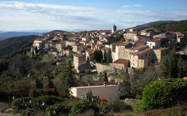 Gîte pour 6 personnes, avec terrasse, animaux acceptés à Mons (Var)