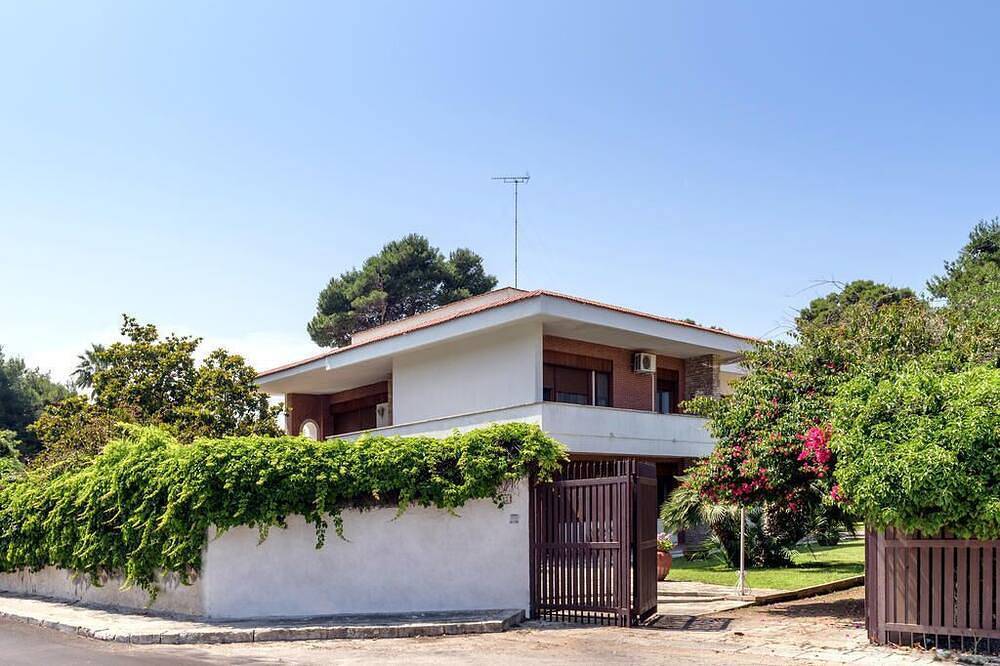 Grande villa avec piscine et tennis privé près de la mer in San Cataldo, Province de Lecce