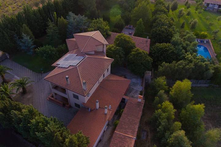 Holiday home for 10 people, with garden and terrace as well as pool - 1