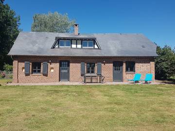 Gîte pour 5 personnes, avec piscine ainsi que terrasse et jardin à Hautot-l'Auvray