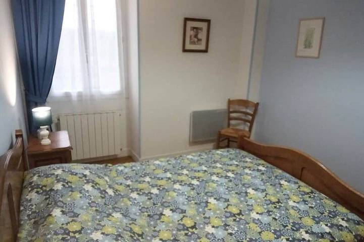 Gîte pour 6 personnes, avec balcon et jardin, animaux acceptés à Les Salles-Lavauguyon - 4