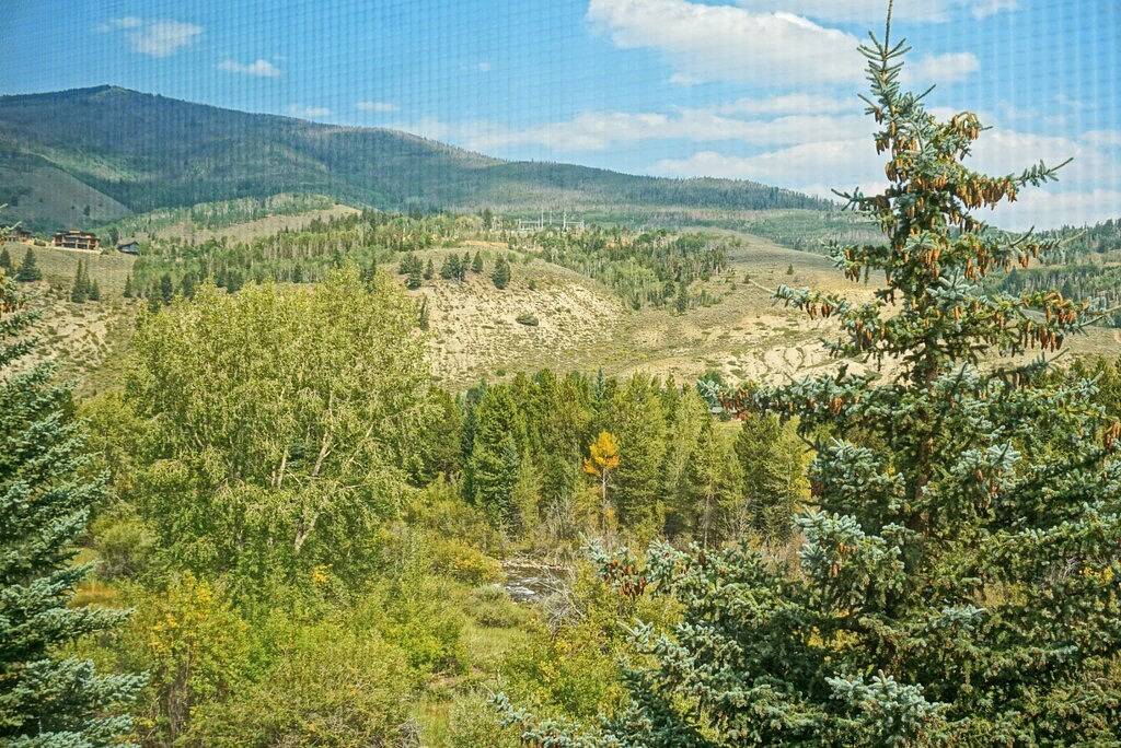 Close to 5 Ski Resorts - On Free Bus Route - Blue River in Backyard - Hot Tub in Silverthorne, Arapaho and Roosevelt National Forests