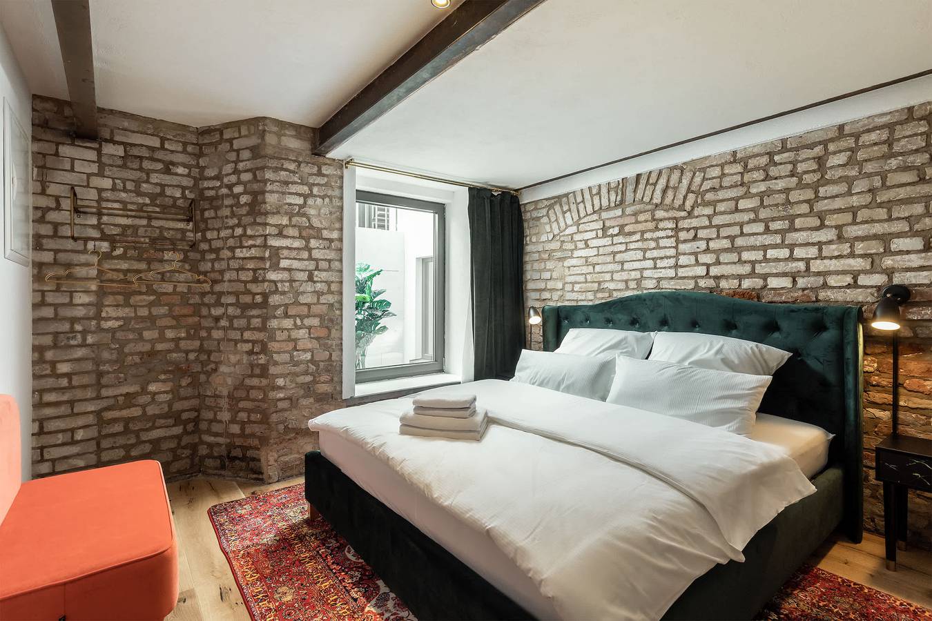 Ganze Ferienwohnung, Brick & Beam Loft Duplex (30sqm) near Antonplatz in Weissensee (Berlin), Berlin