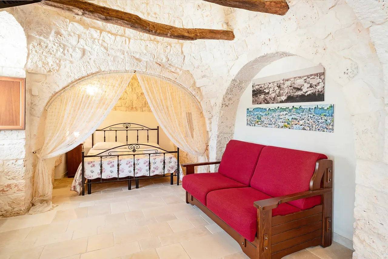 Appartamento 'Trullo Mandorlo' con piscina condivisa, terrazza privata e Wi-Fi in Martina Franca, Provincia di Taranto