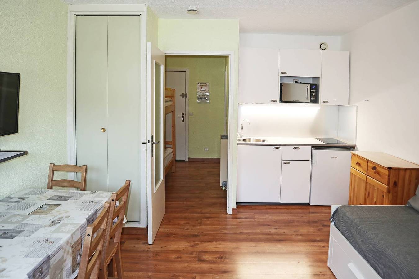 Appartement de vacances entier, Studio équipé pour 4 personnes vue pistes in Les Orres, Parc national des Écrins