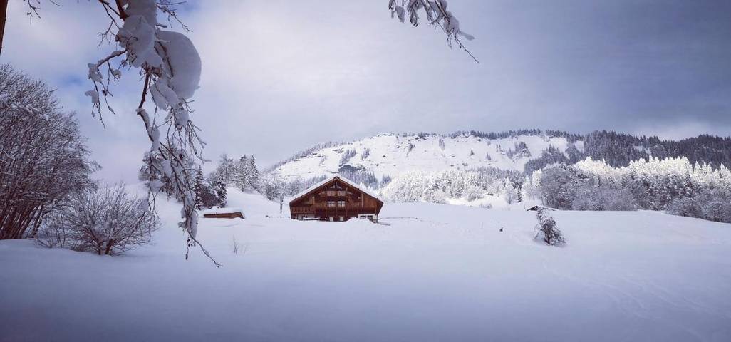 Chambre d’hôte pour 4 personnes, avec jacuzzi ainsi que piscine et jardin en Savoie