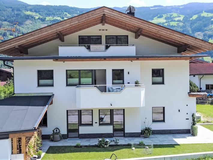Vakantieappartement voor 8 personen, met Terras en Tuin in Zillertal Arena