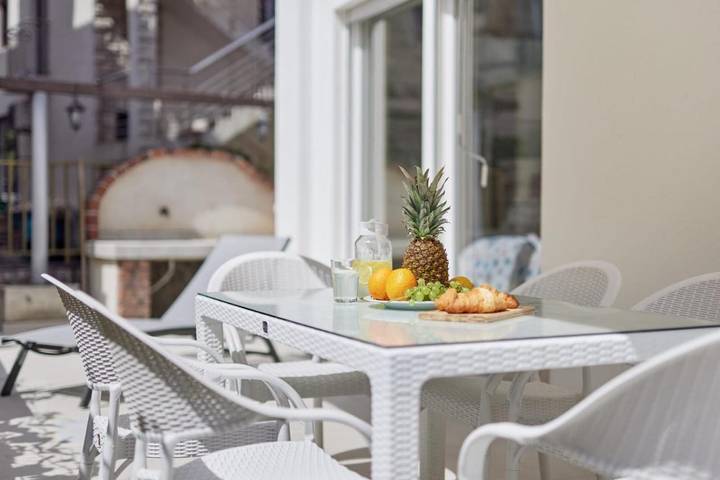 Maison d’hôte pour 4 personnes, avec jardin et vue, adapté aux familles dans Tivat
