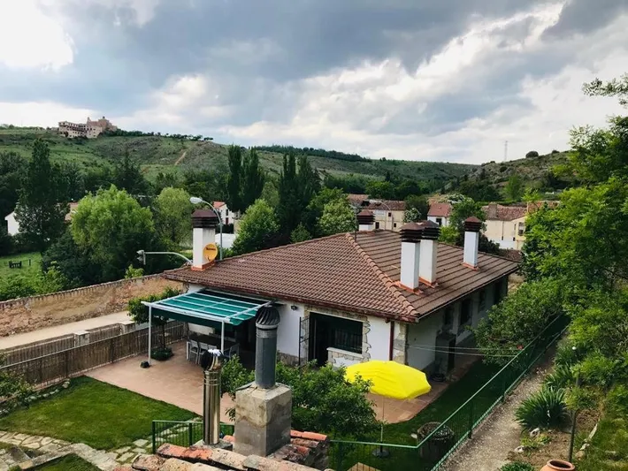 Ferienhaus für 9 Personen, mit Ausblick und Garten, mit Haustier - 1