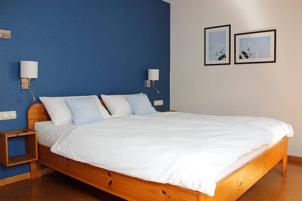Ganze Wohnung, Helle Ferienwohnung (54 qm) für bis zu vier Personen mit kostenfreiem Wlan in Langlau, Pfofeld